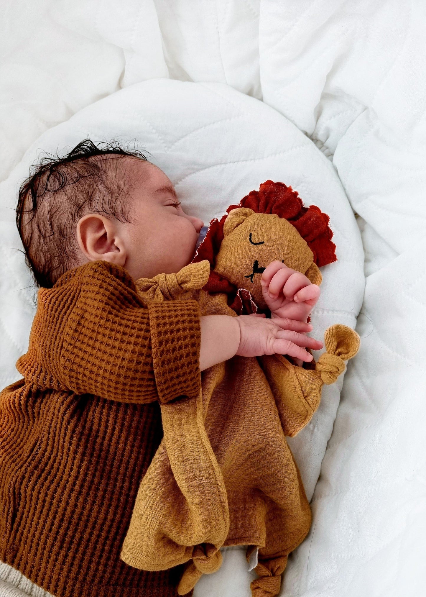 Doudou lion en gaze de coton