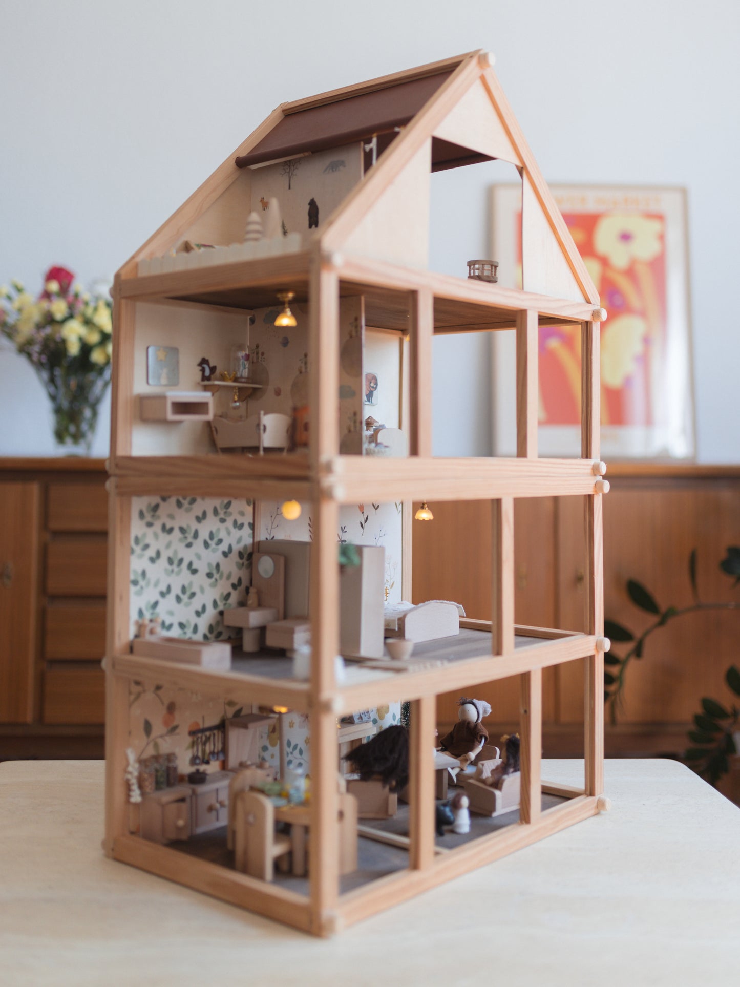 Upcycled dollhouse